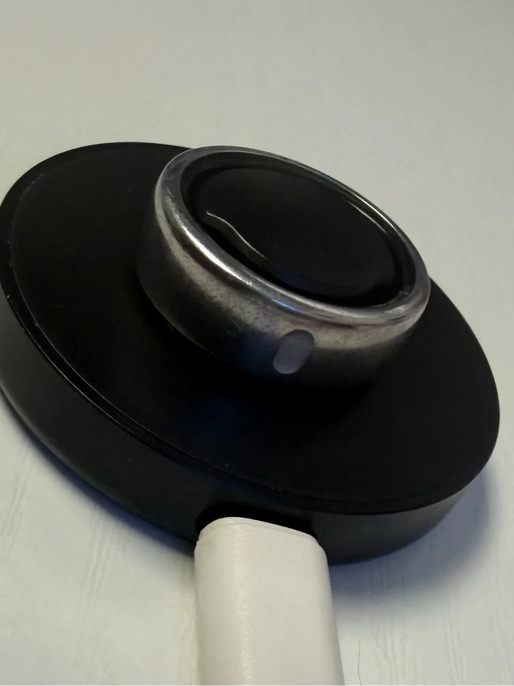 Oura Horizon Charging Dock & Cable - Black